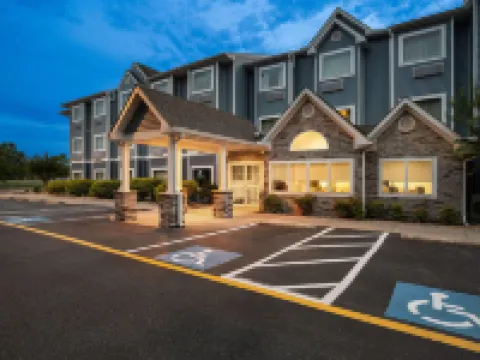 マイクロテル イン & スイーツ バイ ウィンダム ソールズベリー ソールズベリーのホテル