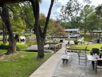 Beachy-Keen Cottage on Lake LBJ; Canoe, Kayaks, Slip, Pets welcome!