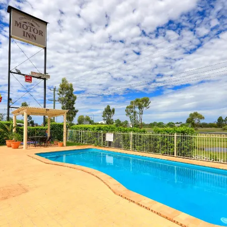 Country Roads Motor Inn