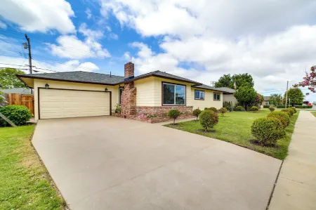 Salinas Home w/ Pool - Near Weathertech Raceway!