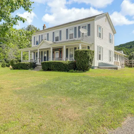 Pet-Friendly Franklinville Farmhouse w/ Sunroom!