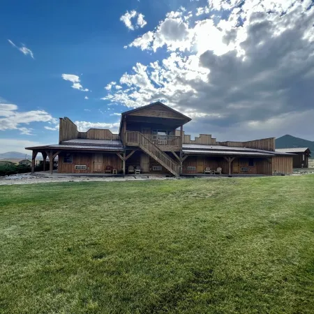 Cozy Cabin 11 at the Almo Inn near City of Rocks/Castle Rock Park in Almo, Idaho
