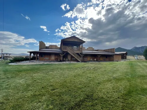 Cozy Cabin 11 at the Almo Inn near City of Rocks/Castle Rock Park in Almo, Idaho