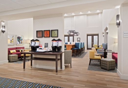 4. 햄프턴 인 & ..