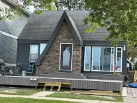 Recently Renovated Cozy House on Monona Bay with Lake Access