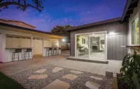 Private house 15 minutes to all beaches and landmarks in San Diego! Hotels in North Clairemont