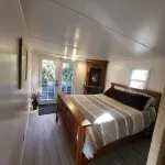Newly remodeled off grid river cabin with full services including WiFi