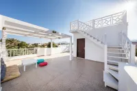 Full-furnished spacious apartment with rooftop and sea view