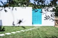 House in the countryside surrounded by nature and Mediterranean bush.