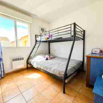 Maison Plein Pied Avec Piscine. A 5 Minutes de la Mer, Idéal Pour les Familles Rooms