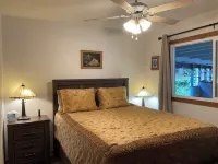 Peace and quiet.  Hidden Serenity at Country Charm house. Hotels in Raymond