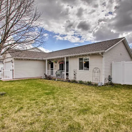 Cozy Getaway w/ Yard & Patio: 4 Mi to Hayden Lake!