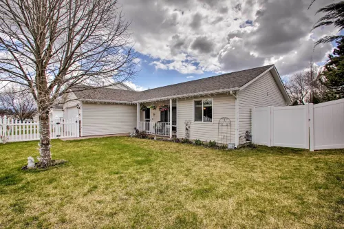 Cozy Getaway w/ Yard & Patio: 4 Mi to Hayden Lake! - Alojamientos