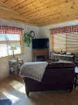 Cozy Cabin Located Just Outside of Wis Dells- Cabin B