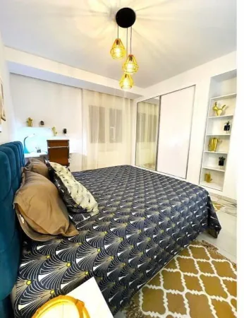 Appartement a 10 min de l Aéroport Entre les Berges du lac et Ain Zaghouene, Отели в г. Soukra