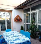 Nice one bedroom apartment with kitchenette and toilet, five beds