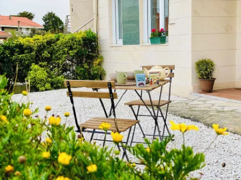 Casa Branca Cantabria: Spacious first floor with garden 500m from the beach | Wifi/Garaje