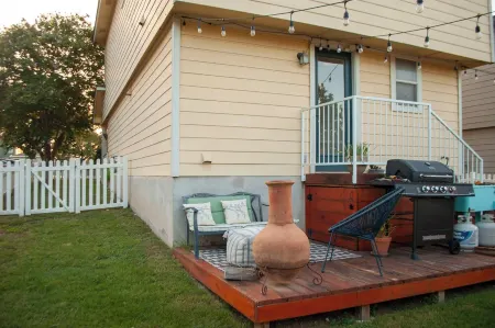 Family/Pet Friendly 3-bedroom Vintage Inspired house in Kyle