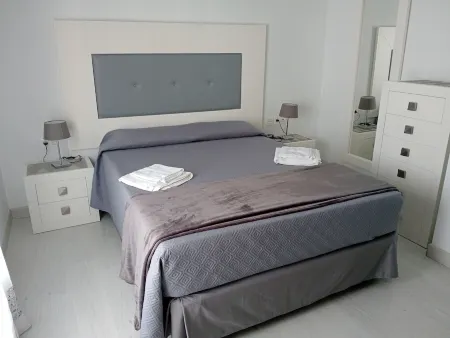 Penthouse downtown Huelva 3D 2B Free parking in building Отели в г. Метрополитана де Хуэльва