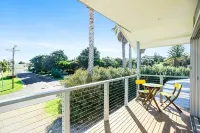 Beautiful Renovated Palm Cottage in fabulous Goolwa Beach