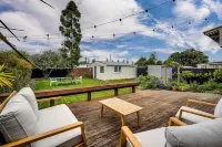 Cosy 3 bedroom Character Bungalow Hotels in Te Awa