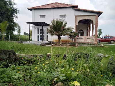 Teen Duari Farmstay - Luxurious Colonial Villa 칠쿠르 발라지 템플 주변 호텔