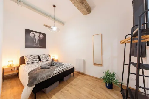 Charming T2 Apartment with Terrace in Mâcon - Near Train Station