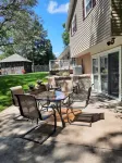 Charming 3-bedroom house in Green Bay 14 mins from Lambeau Field! Hotels in Bellevue