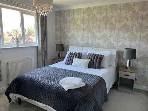 Beverley - Detached house in village location less than 2 miles away