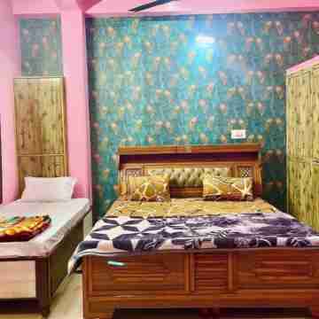 100m from Ganges River & Dasashwamedh Ghat, 1-Bedroom  in Varanasi with AC, WiFi Rooms