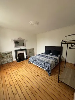 Appartement 2 Pièces Calme Comme à la Campagne et au Coeur de la Ville!