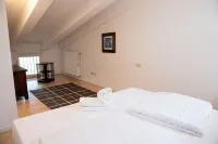 Romantic refuge nestled in the greenery of the Euganean Hills Natural Park. Hotels in Teolo