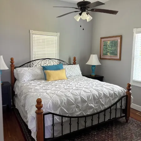 Great 2-bedroom, 2-bath cottage in Georgetown 2-blocks, 7-minutes to boardwalk