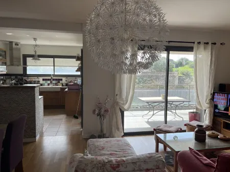 Appartement Standing Climatise,vue Mer, 5mn Plage DU Ricanto, 2,3kmcentreajaccio Отели в г. Аяччо