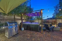 Las Vegas Oasis with Private Pool and Hot Tub 12-min from The Strip