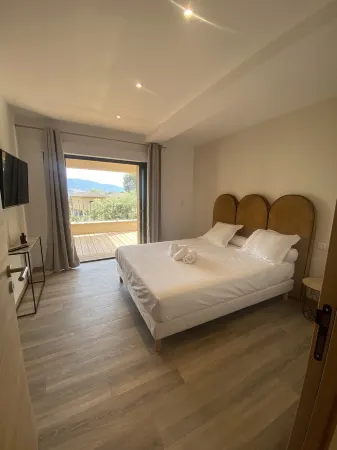 Cosy house with private access to the beach