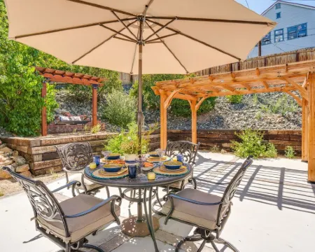 Historic Gem in Virginia City Hotels in Storey County