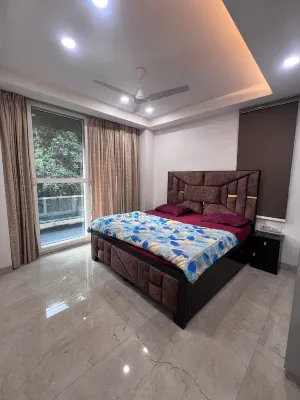 Luxury living 3bhk with Big BalconyIn posh area New friends colony, South Delhi 뉴 프리엔즈 콜로니 호텔