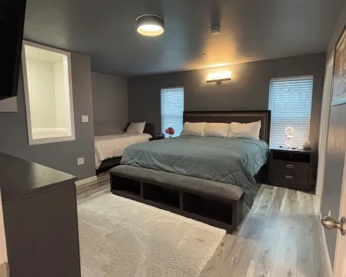 Luxury modern apartment Hotels in Willits