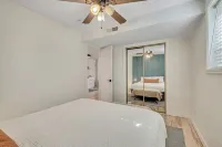 Stylish Mountain Basecamp, Serene Comfort in 650 SqFt