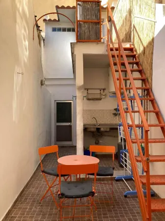 House Located in the historic center of Augusta. Clear water beach at 50 m Отели рядом с достопримечательностью «Piazza Duomo»