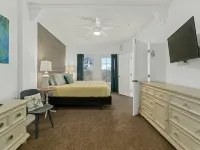 Spacious Downtown Cocoa Village Estate 1 with River Views! 코코아 호텔