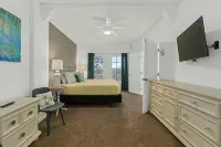 Spacious Downtown Cocoa Village Estate 1 with River Views!