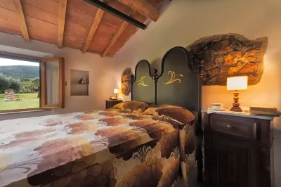 Cozy country house surrounded by olive trees. Hotel in zona Conti di San Bonifacio Wine Resort - Vineyard Hotel in Tuscany