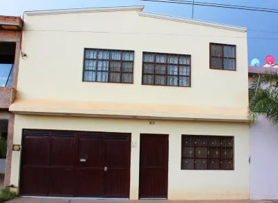 Beautiful  house 4 bedrooms in great location のホテル