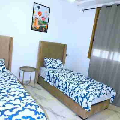 MB Cosy apartment 5 min beach! WIFI CLIM NETFLIX Rooms