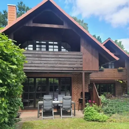 Cozy vacation home between lake, forest and sea