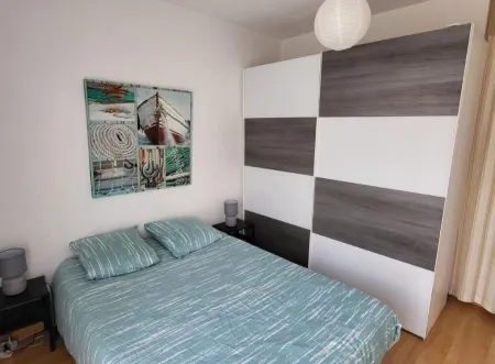 T2 Avignon Climatisé Intra Muros Spacieux et Lumineux Отели рядом с Аэропорт Авиньон-Комон