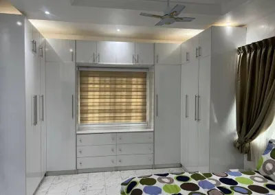 A beautiful home in a quiet residential area. Close to everything. Hotels in 