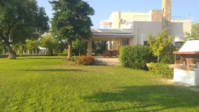 VILLA ACHILLEOS Modern residence with unlimited view โรงแรมใน